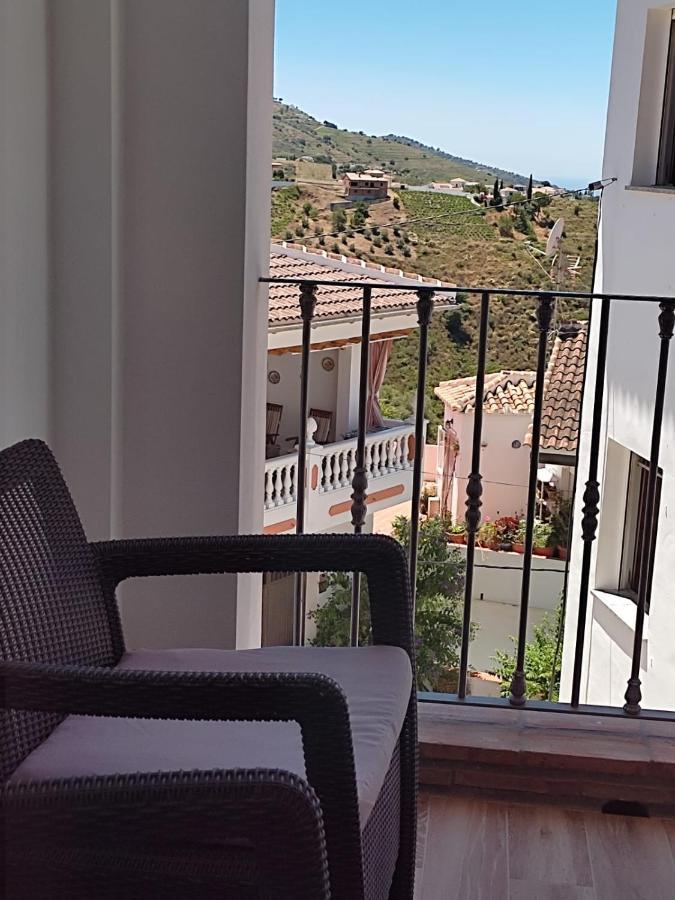 Apartamentos Maria Cómpeta Екстериор снимка